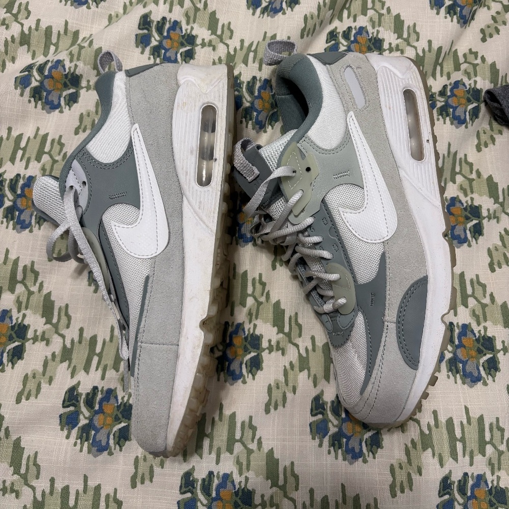 NIKE womens air max 90s // womens size 8.5